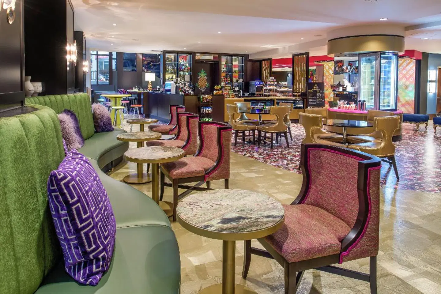 The Maxwell - A Staypineapple Hotel Bar