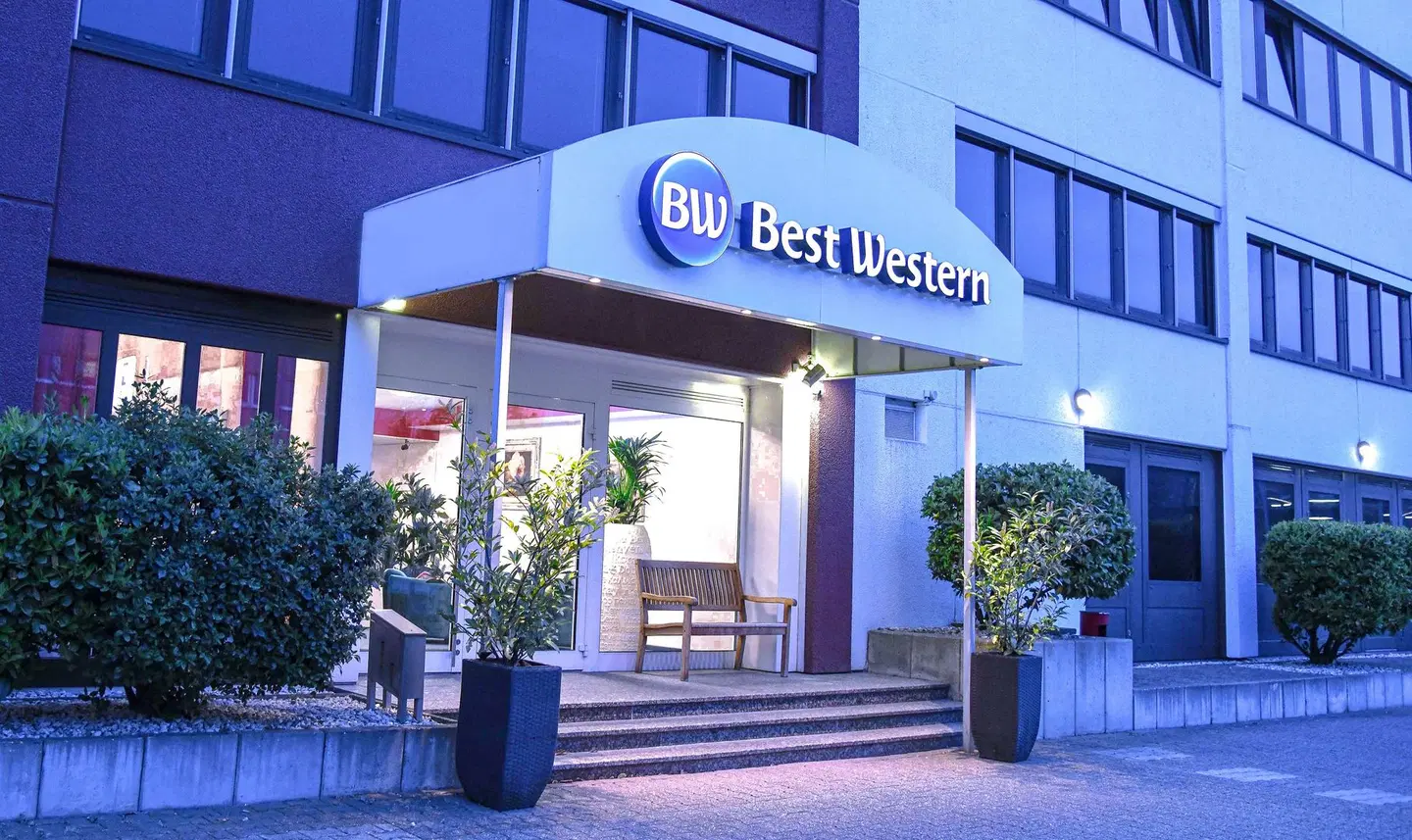 Best Western Comfort Business Hotel EXTERIOR