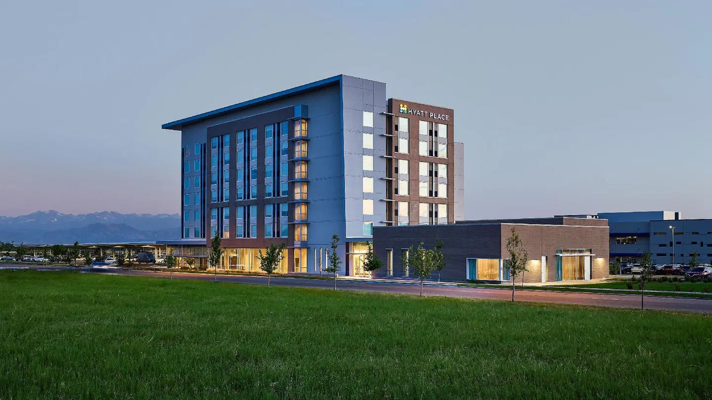 Hyatt Place Pena Station/Denver Airport EXTERIOR