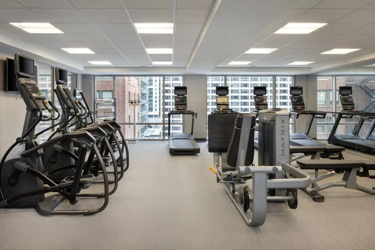 Courtyard by Marriott Chicago Downtown/Magnificent Mile SPORTS_AND_LEISURE