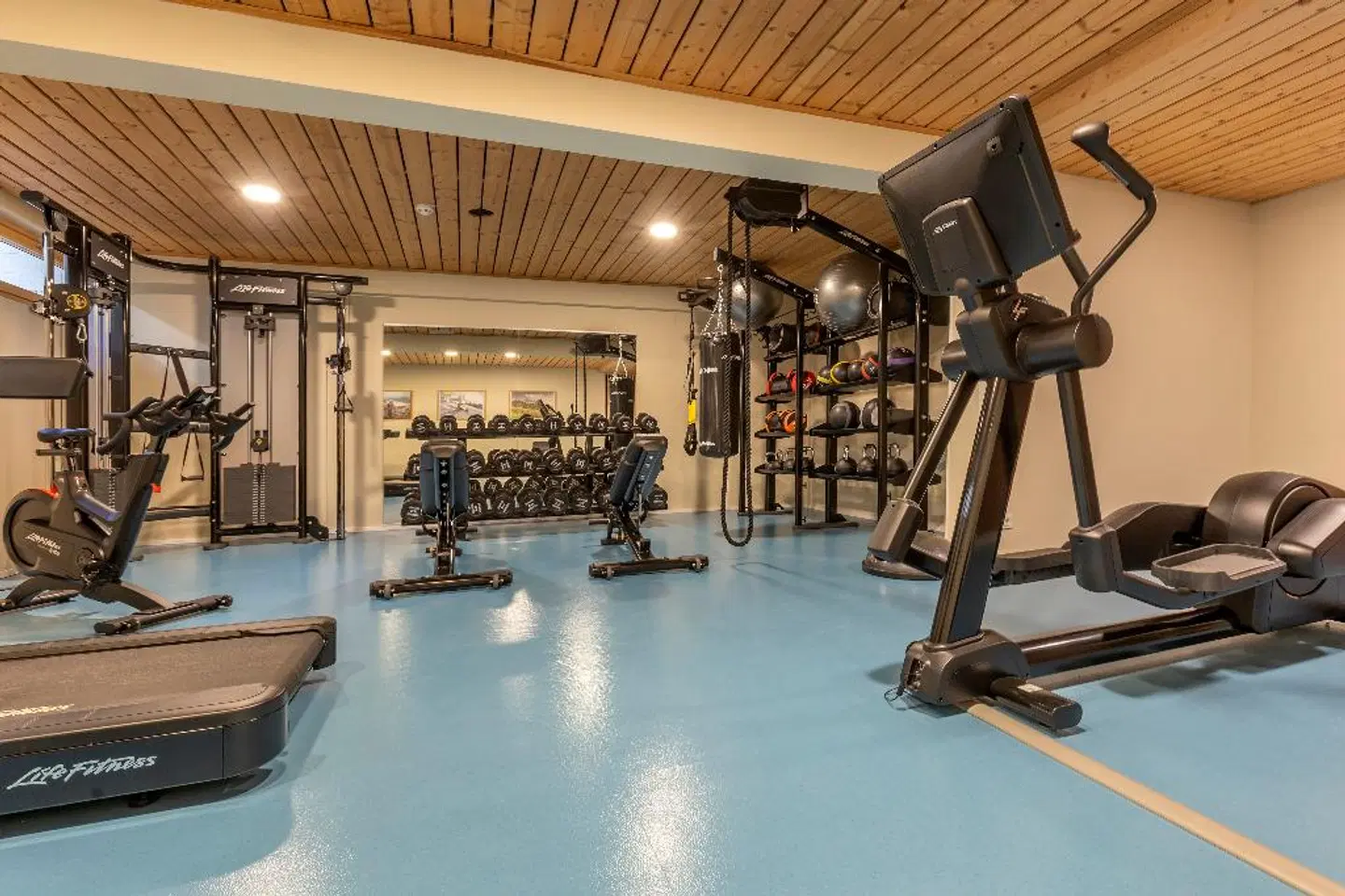 Alpine Club SPORTS_AND_LEISURE