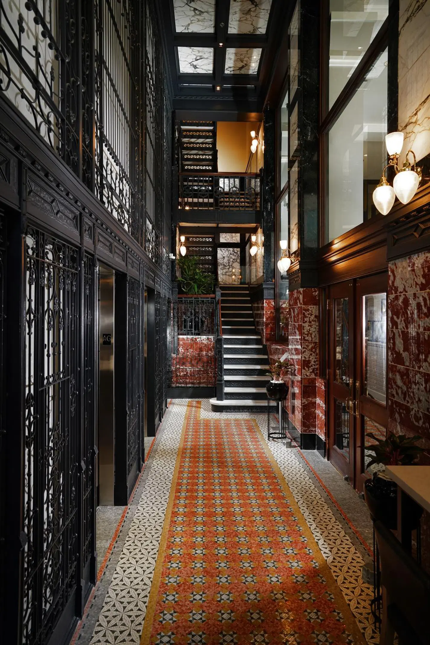 Staypineapple, An Iconic Hotel, The Loop Chicago LOUNGE_LOBBY