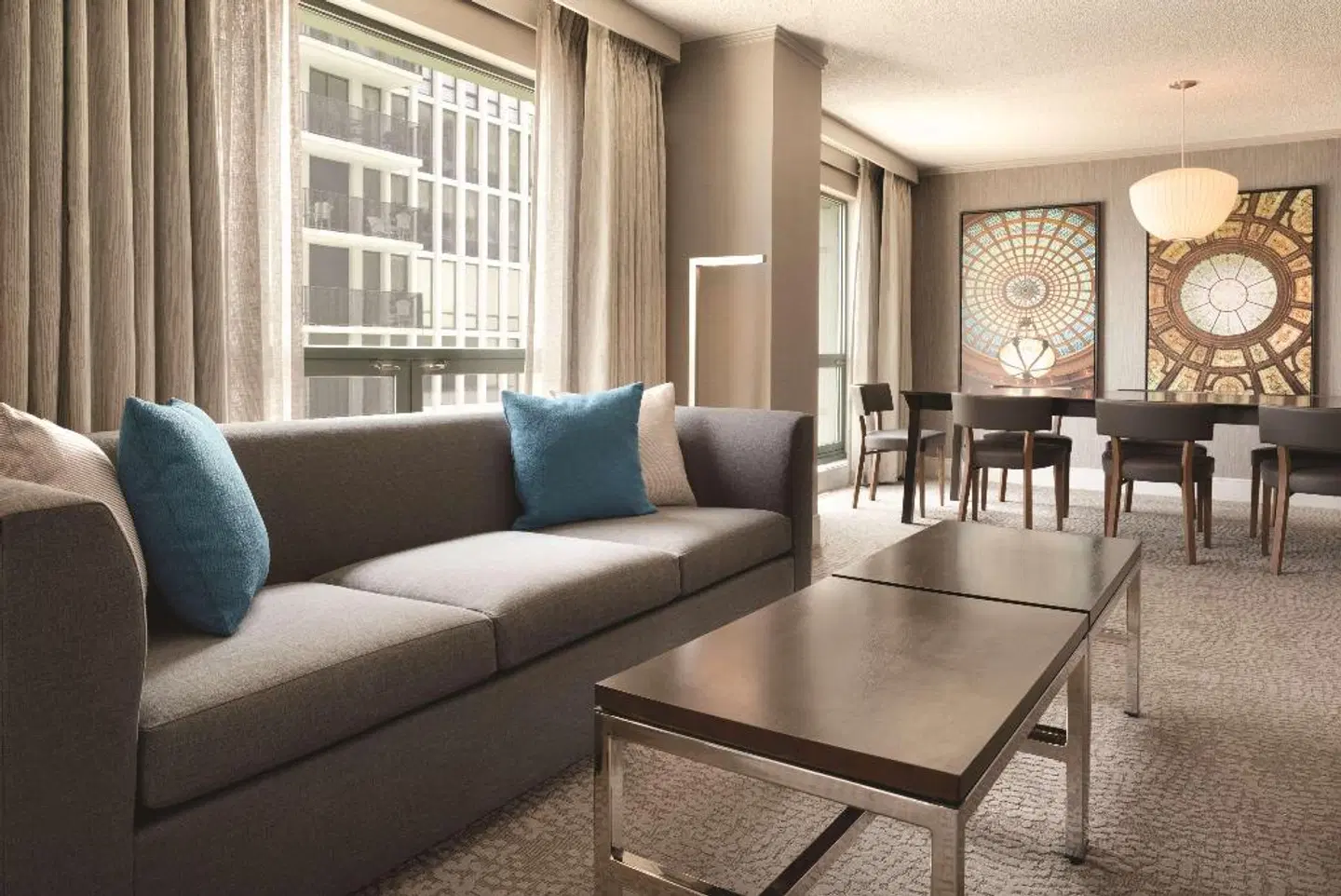 Hilton Chicago/Magnificent Mile Suites LOUNGE_LOBBY