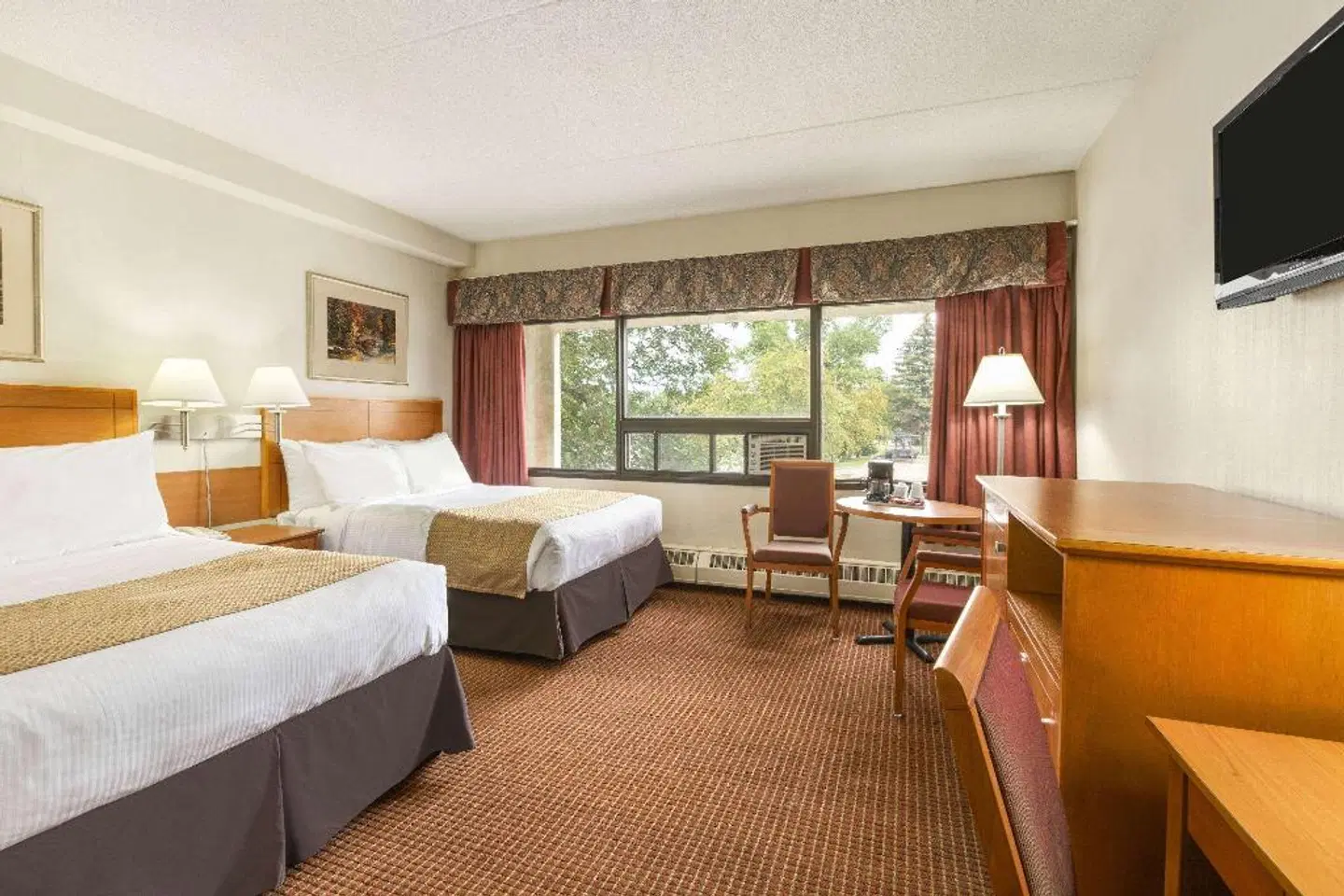 Travelodge by Wyndham Edmonton East ROOM_EXAMPLE