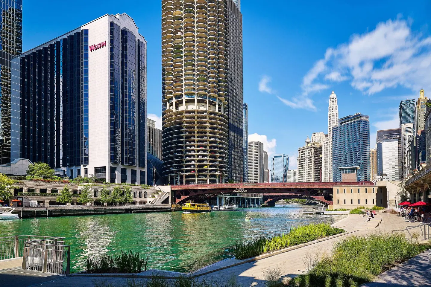 The Westin Chicago River North EXTERIOR