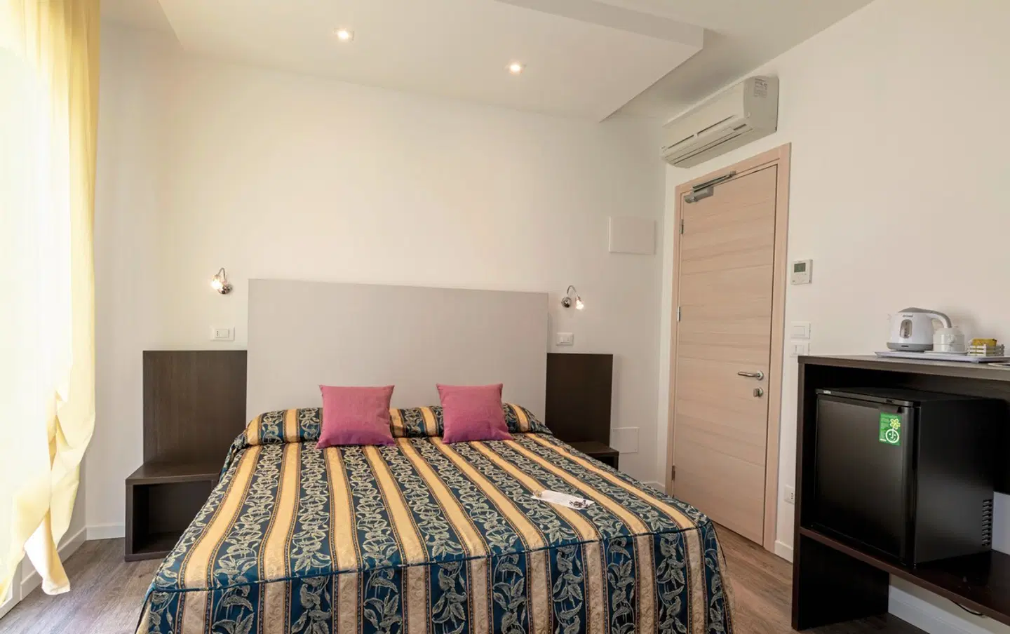 Mayer ROOM_EXAMPLE
