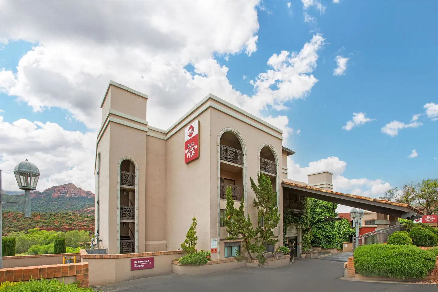 Best Western Plus Arroyo Roble Hotel & Creekside Villas EXTERIOR