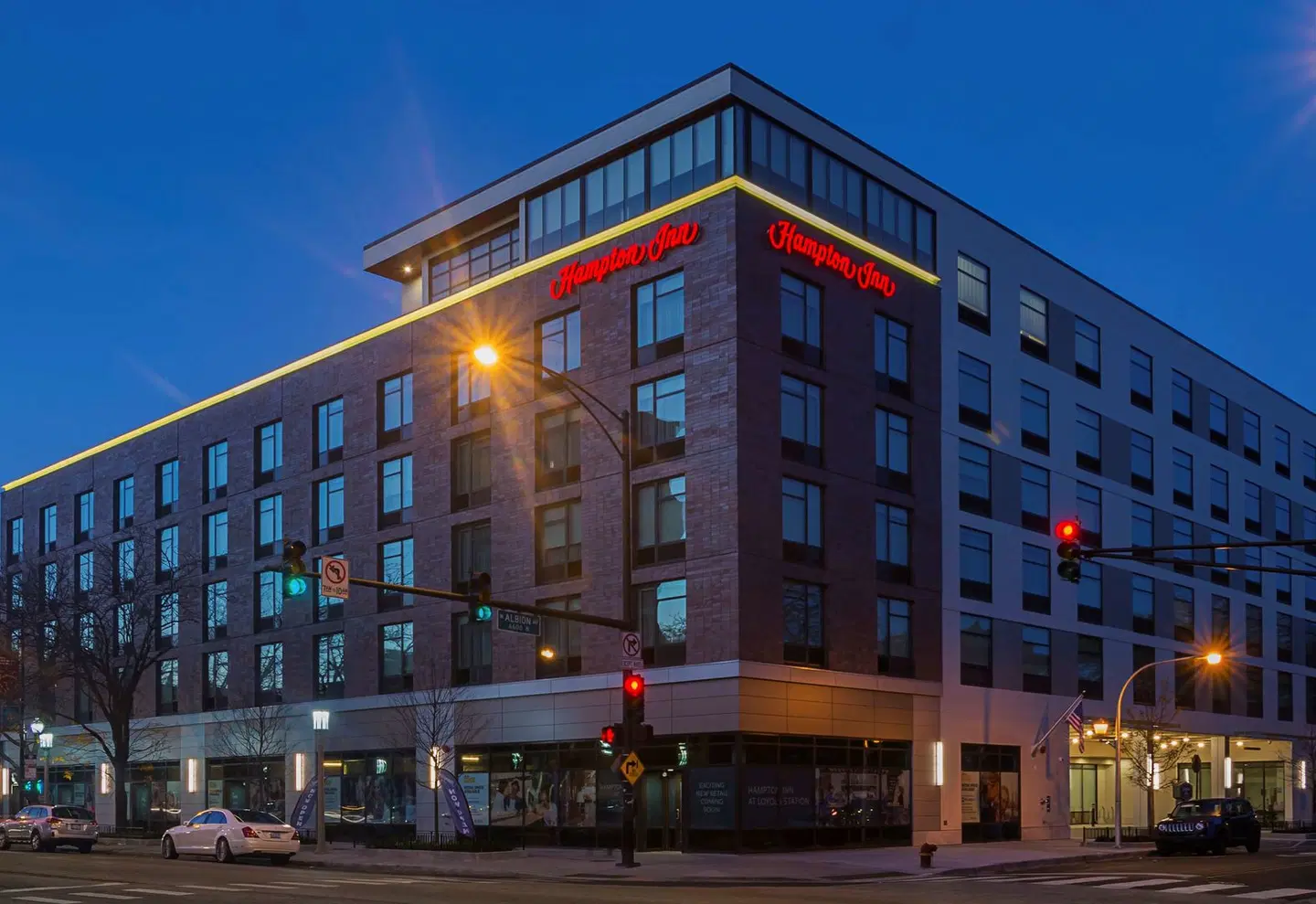 Hampton Inn Chicago North-Loyola Station EXTERIOR