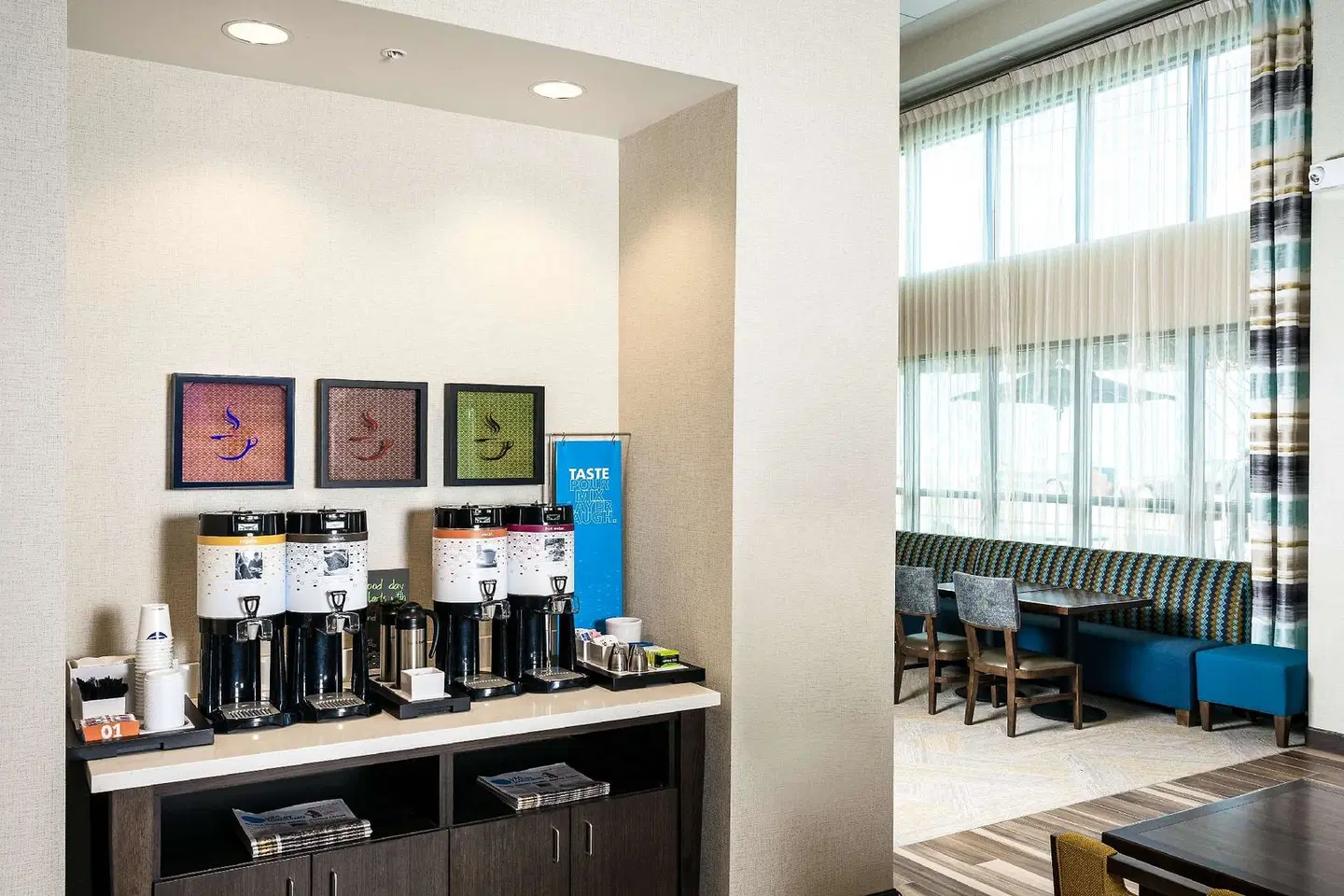 Hampton Inn & Suites by Hilton Seattle/Northgate Bar