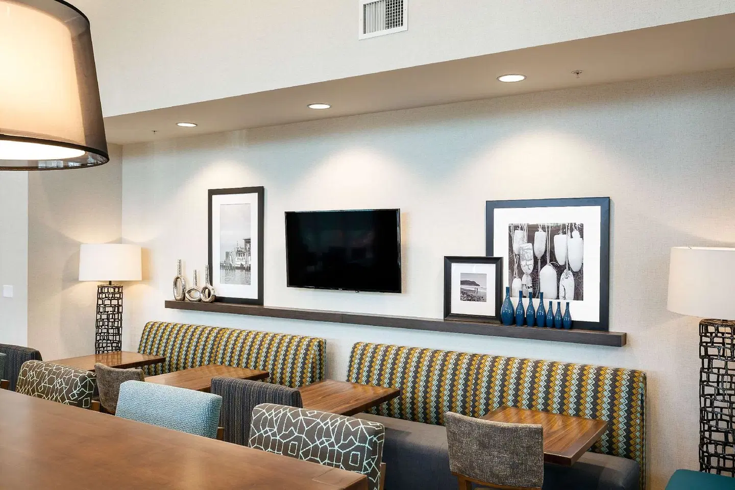 Hampton Inn & Suites by Hilton Seattle/Northgate LOUNGE_LOBBY