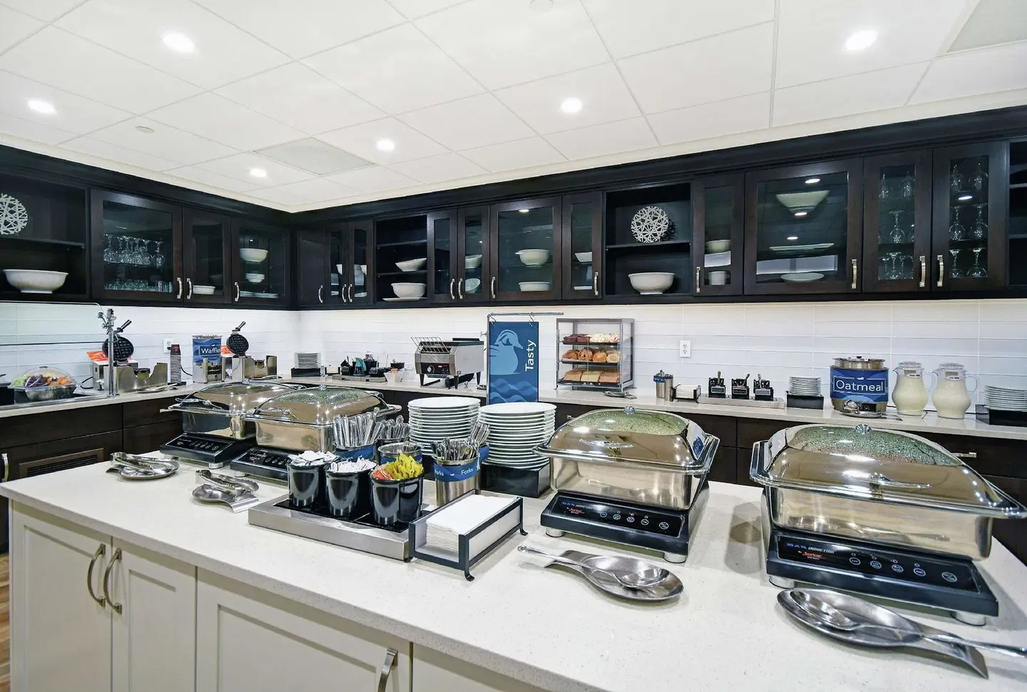 Homewood Suites by Hilton Denver International Airport Bar