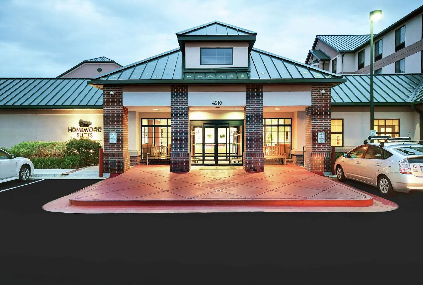 Homewood Suites by Hilton Denver International Airport EXTERIOR
