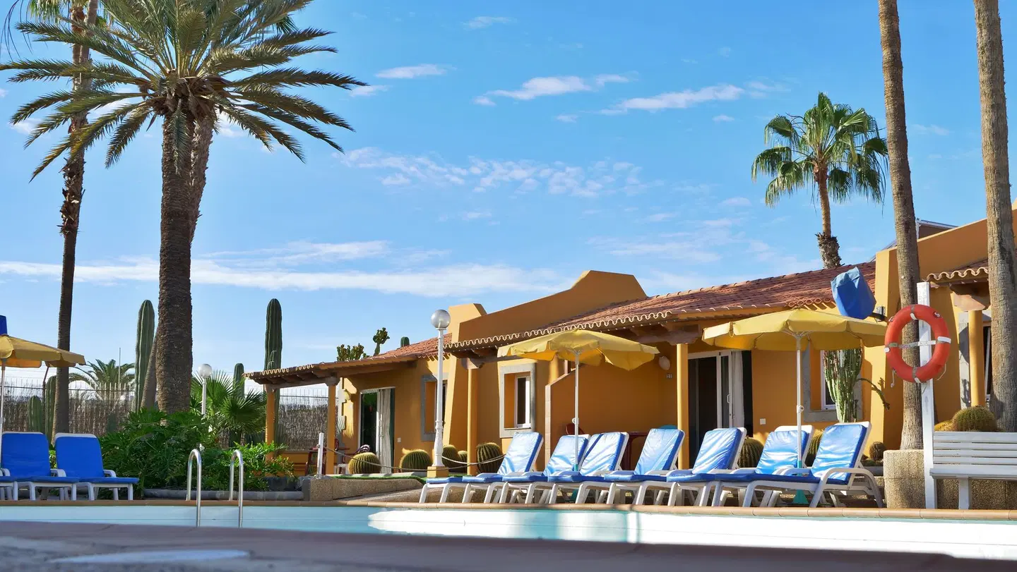 Bungalows Los Almendros - Gay Exclusive OUTDOOR_POOL