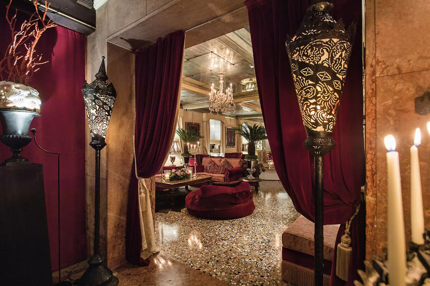Hotel Metropole Bar