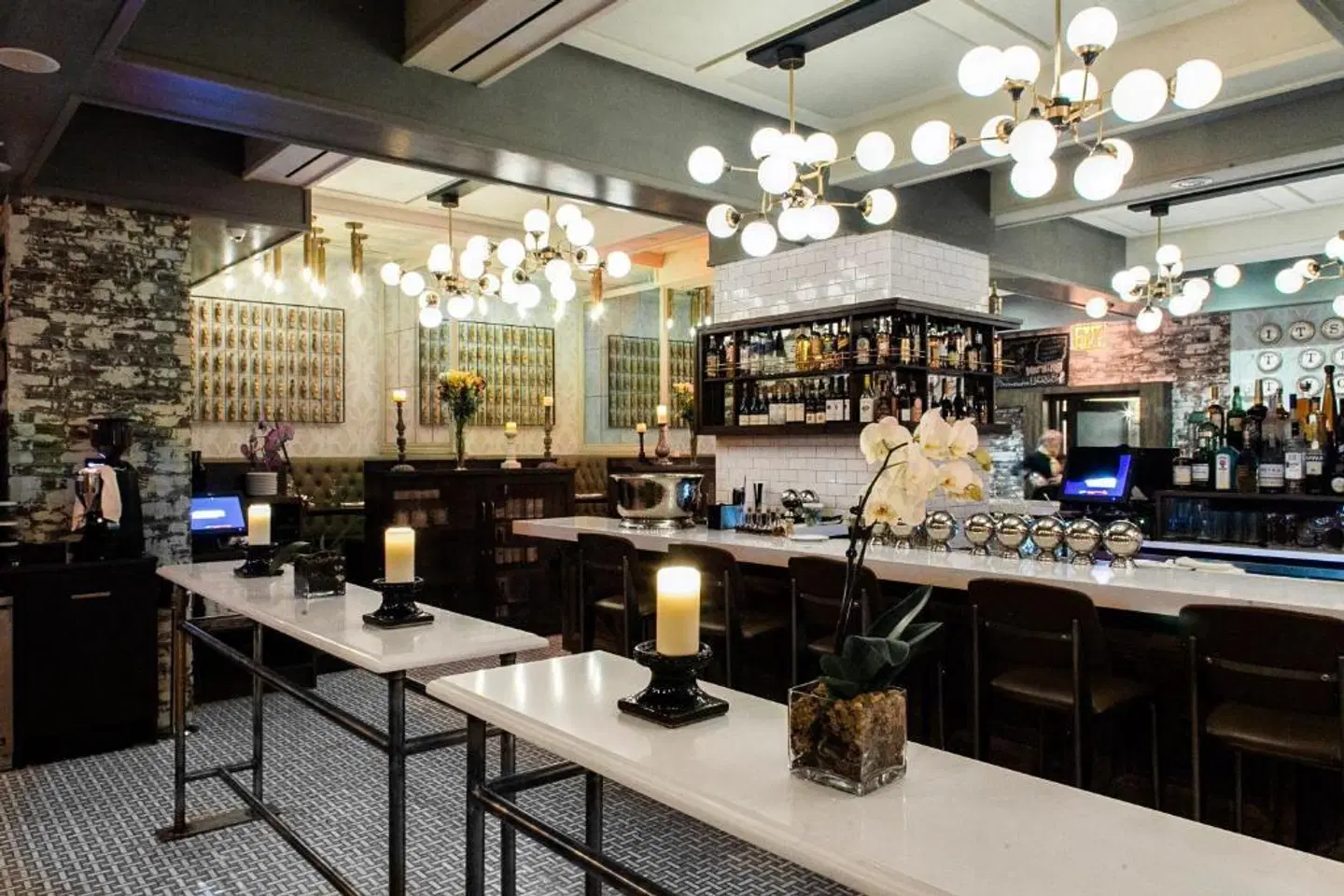 Executive Hotel Le Soleil New York Bar