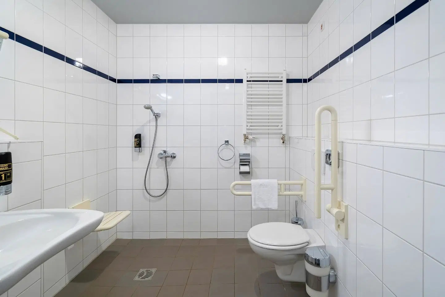 a&o Salzburg Hauptbahnhof Badezimmer