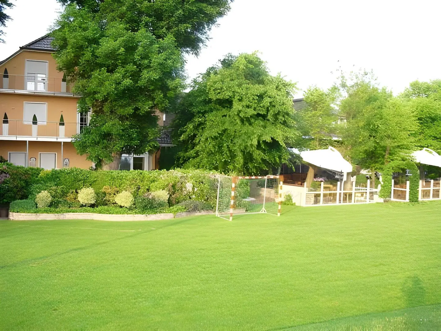 Robben - Grollander Krug Garten