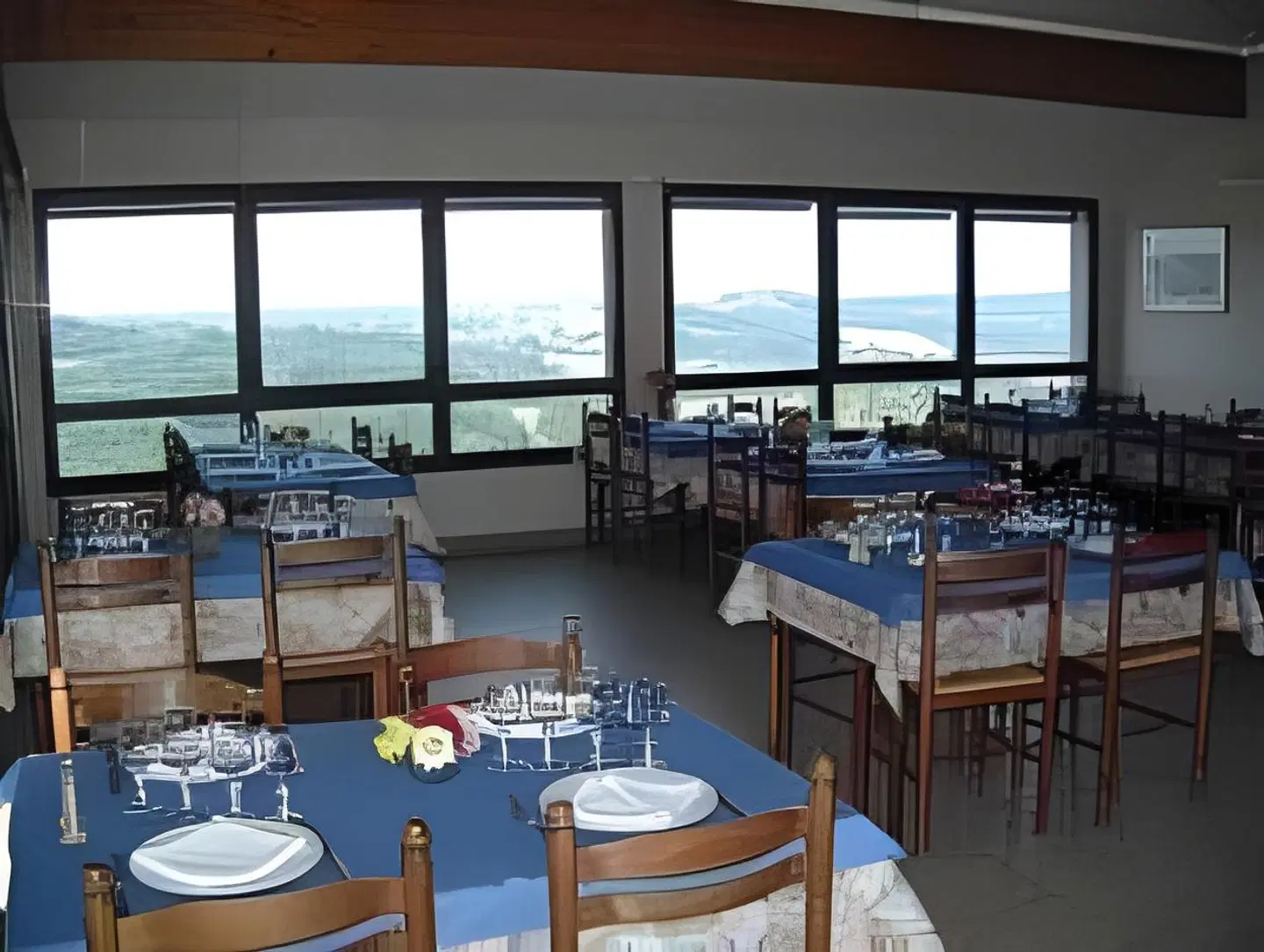 Hôtel le Saint Cyr RESTAURANT