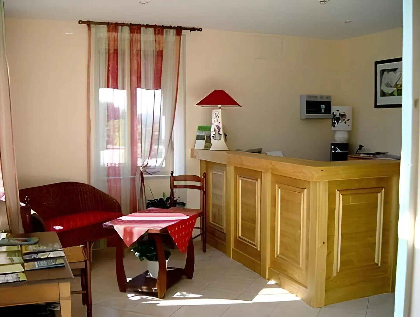 Hôtel le Saint Cyr ROOM_EXAMPLE