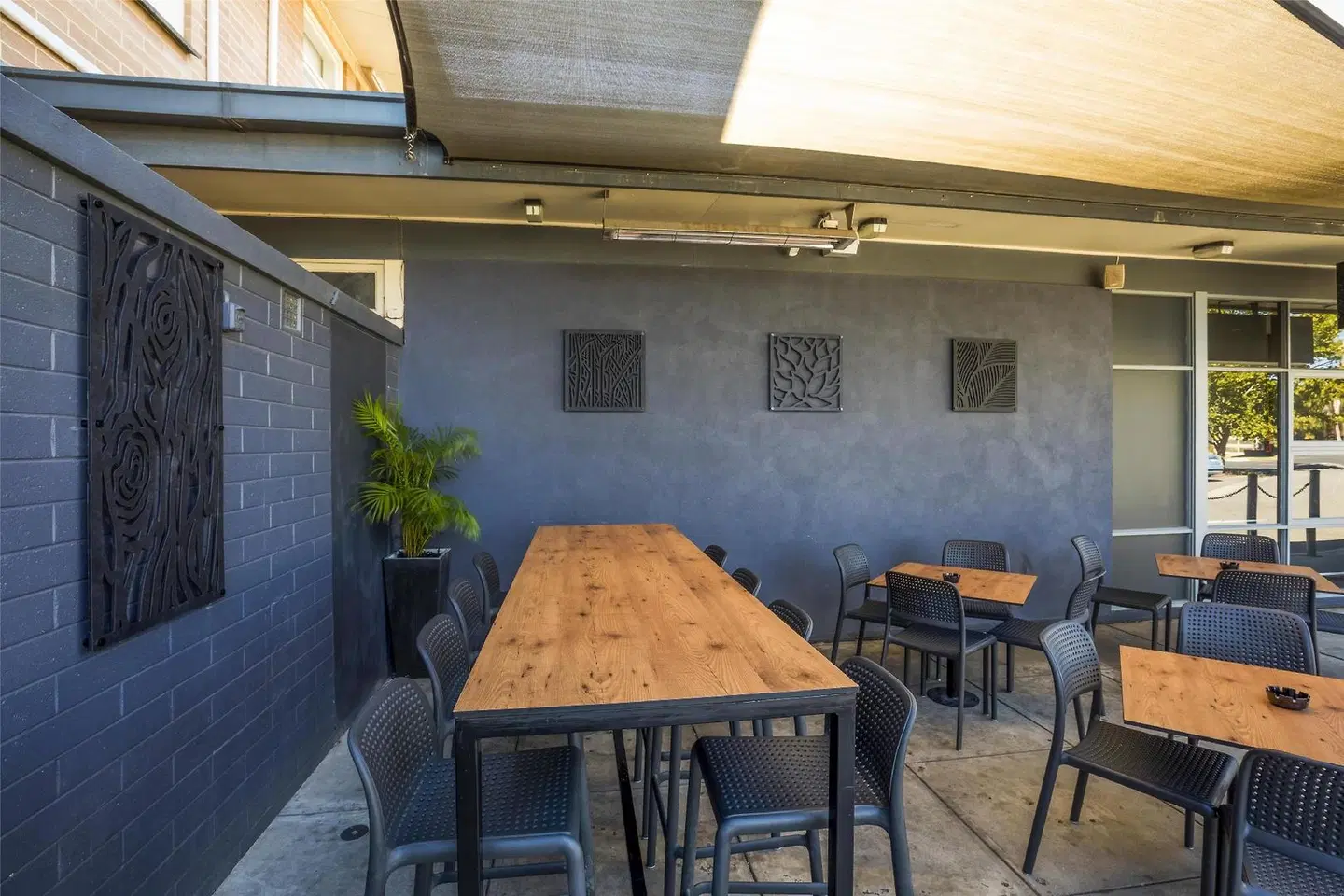 Hendon Hotel TERRACE