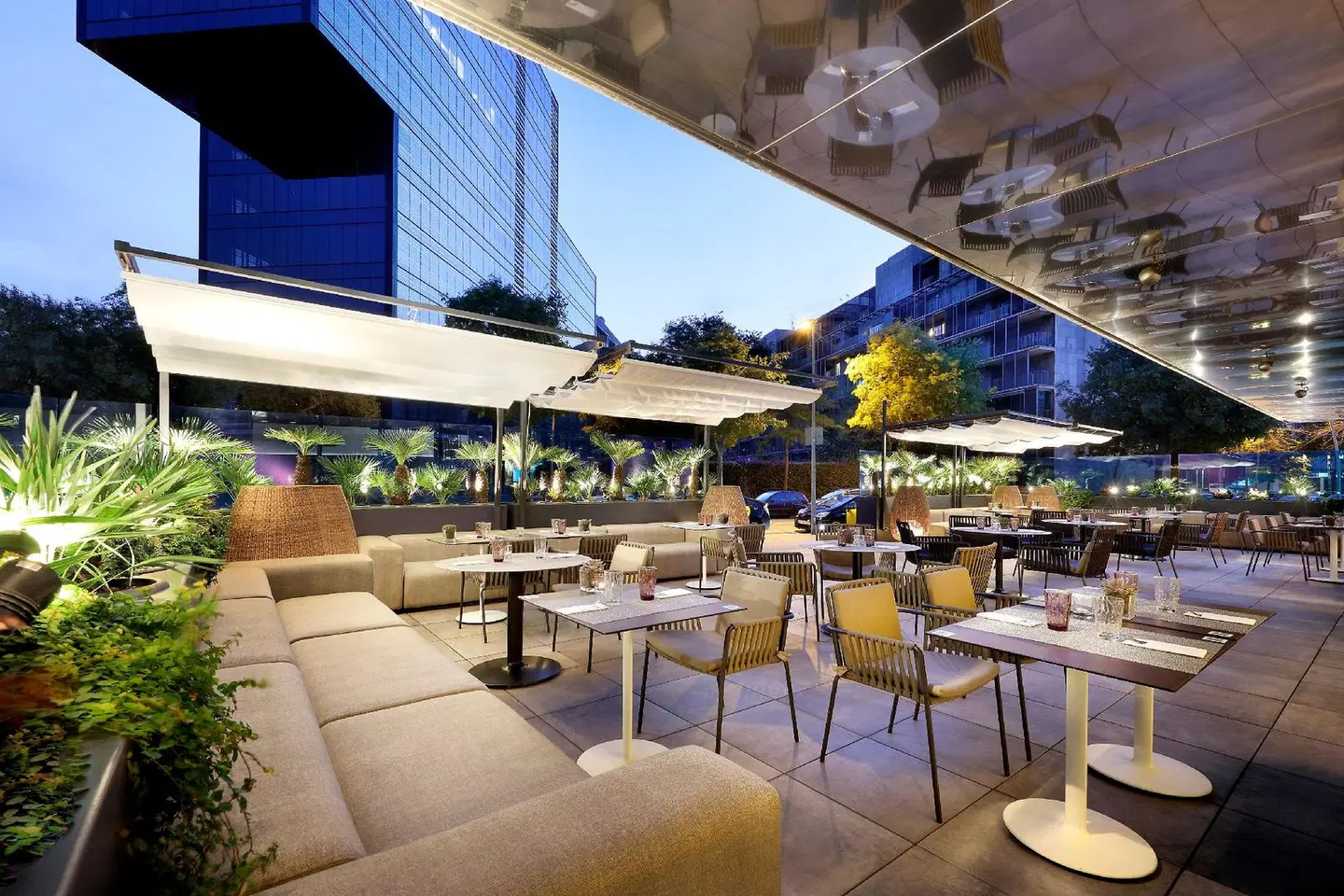 Meliá Barcelona Sky Terrasse