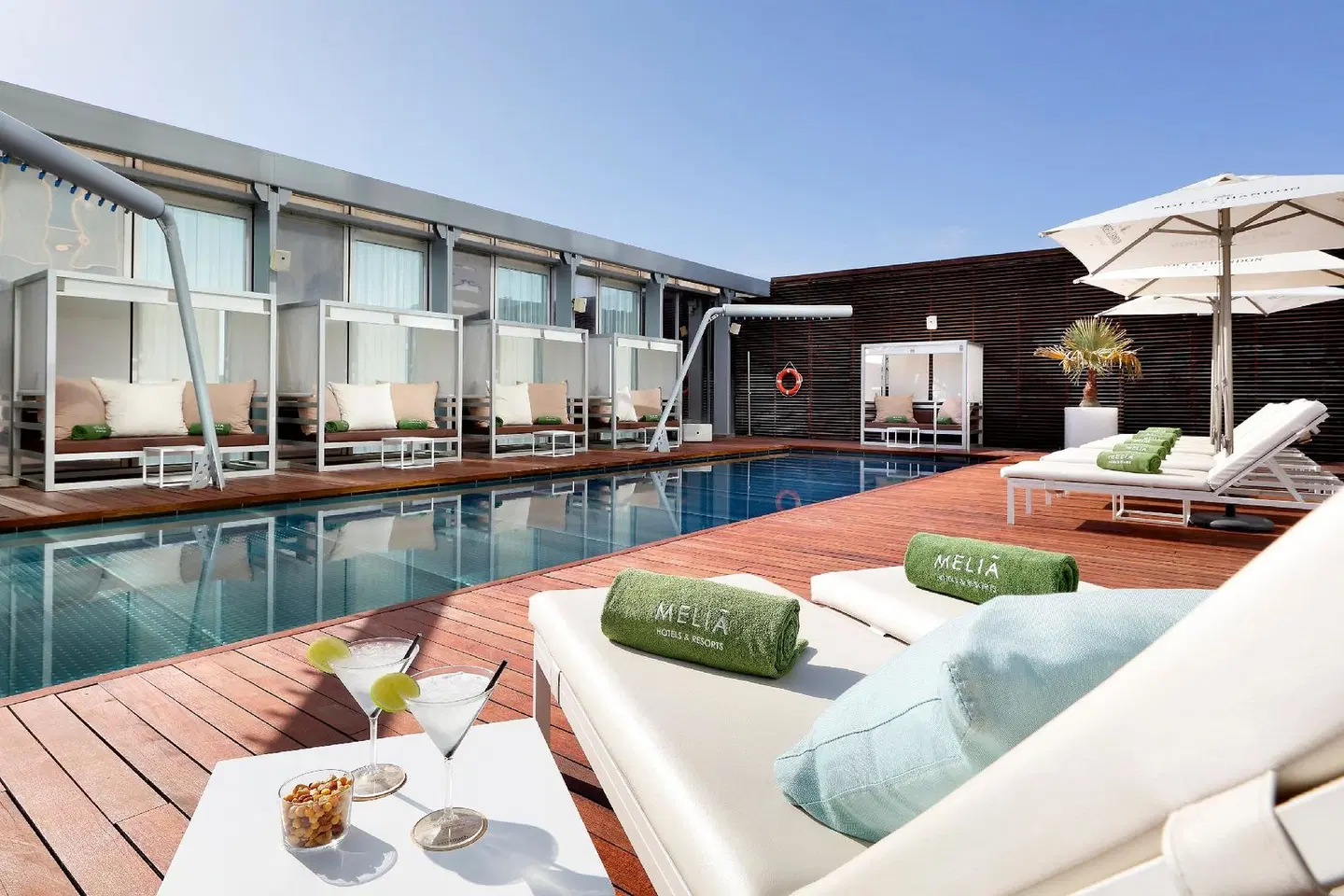 Meliá Barcelona Sky OUTDOOR_POOL