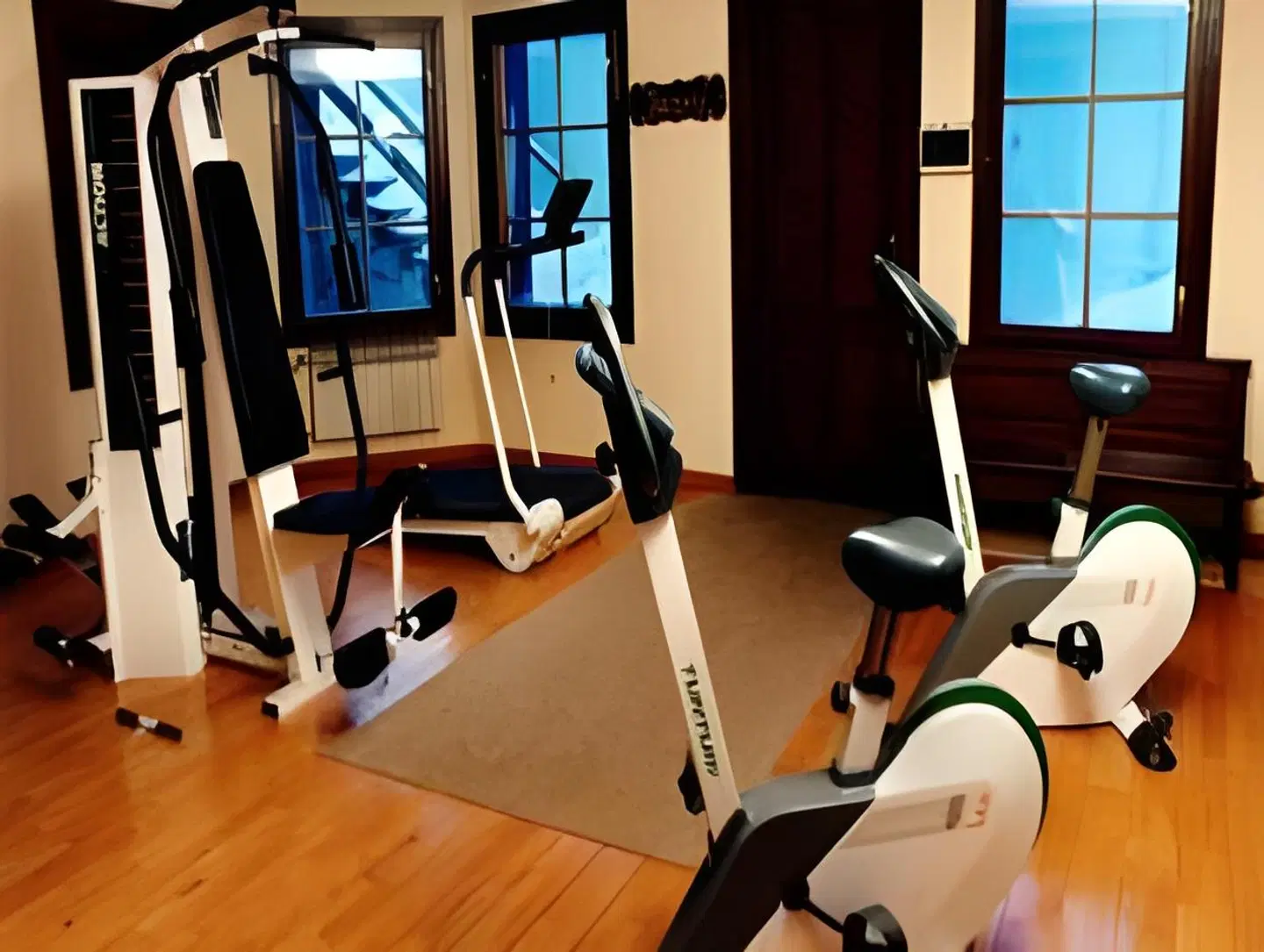 El Lodge SPORTS_AND_LEISURE