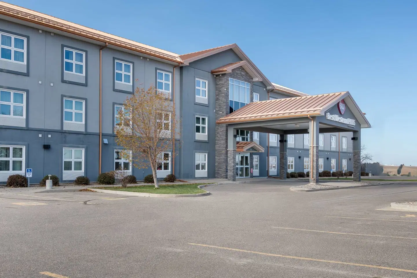 Best Western Plus Brandon Inn EXTERIOR