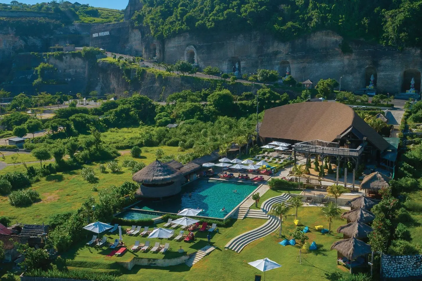 Renaissance Bali Uluwatu Resort & Spa OUTDOOR_POOL