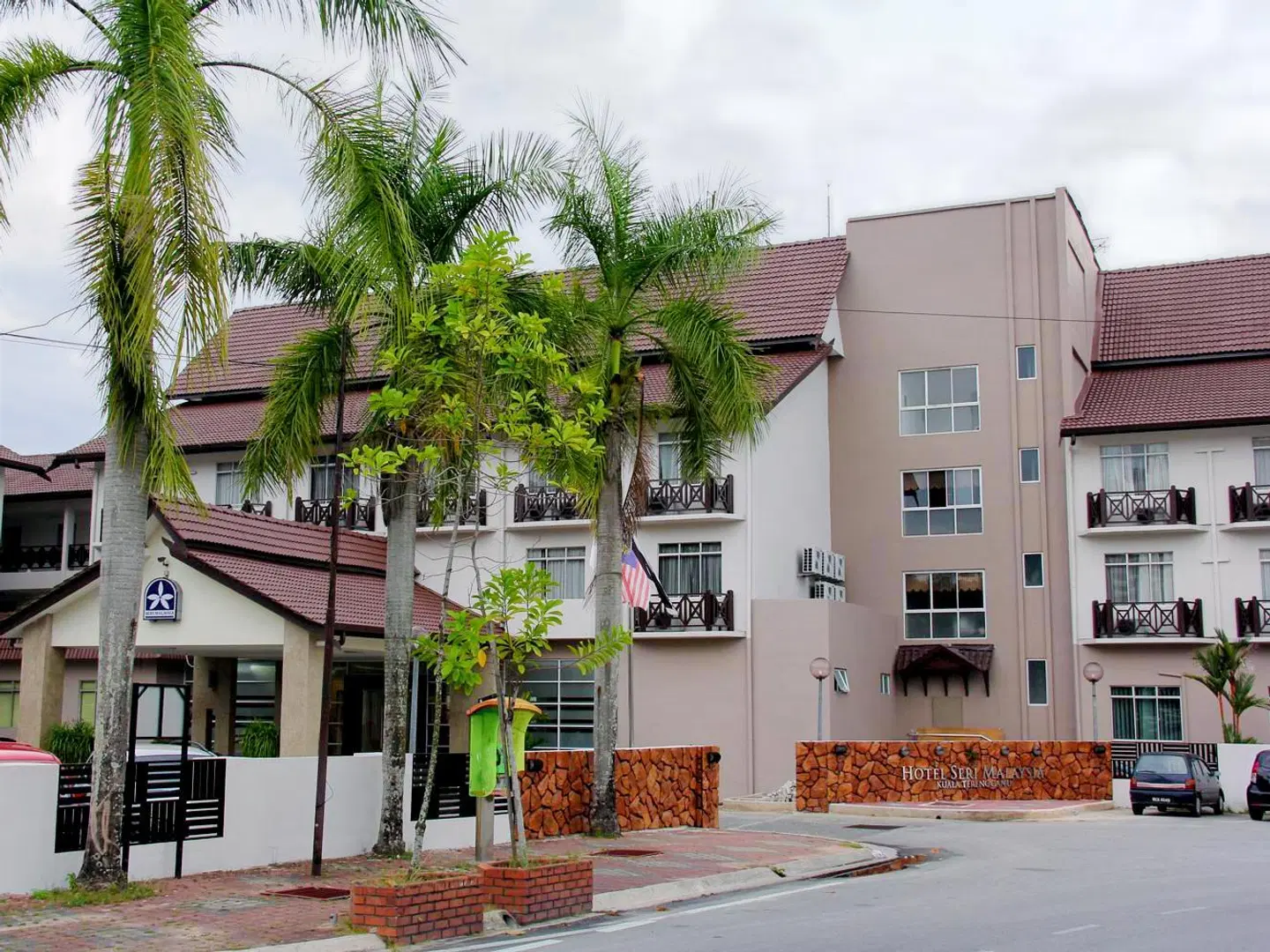Seri Malaysia Hotel EXTERIOR