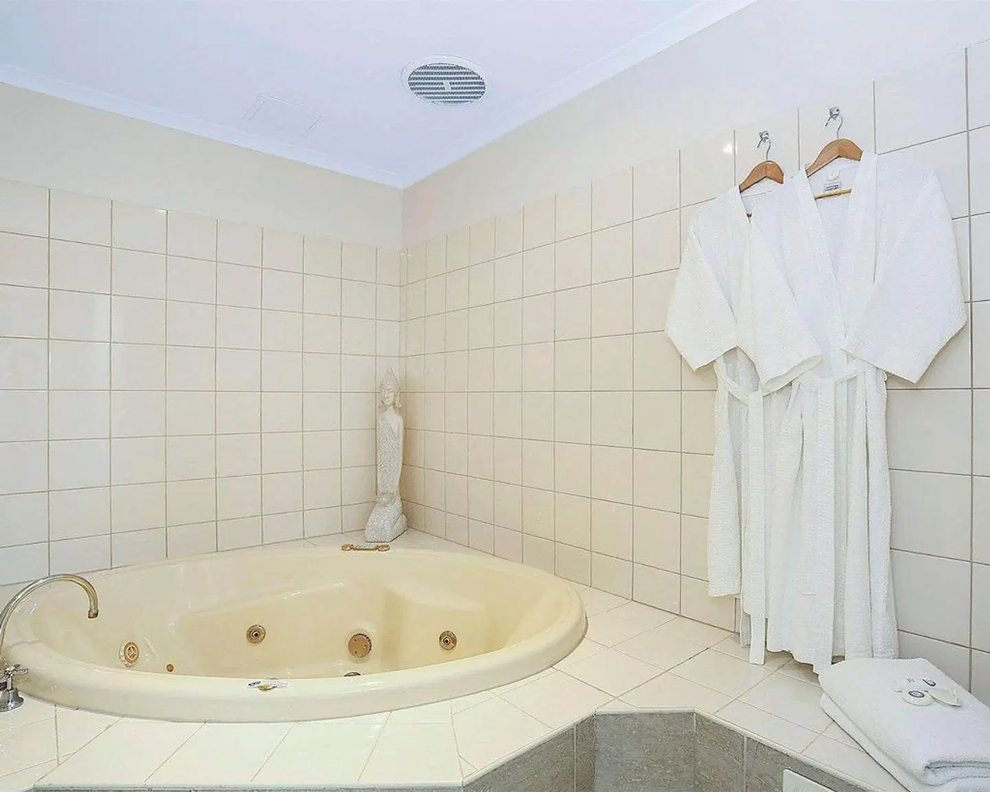 Quality Inn & Suites The Menzies Badezimmer