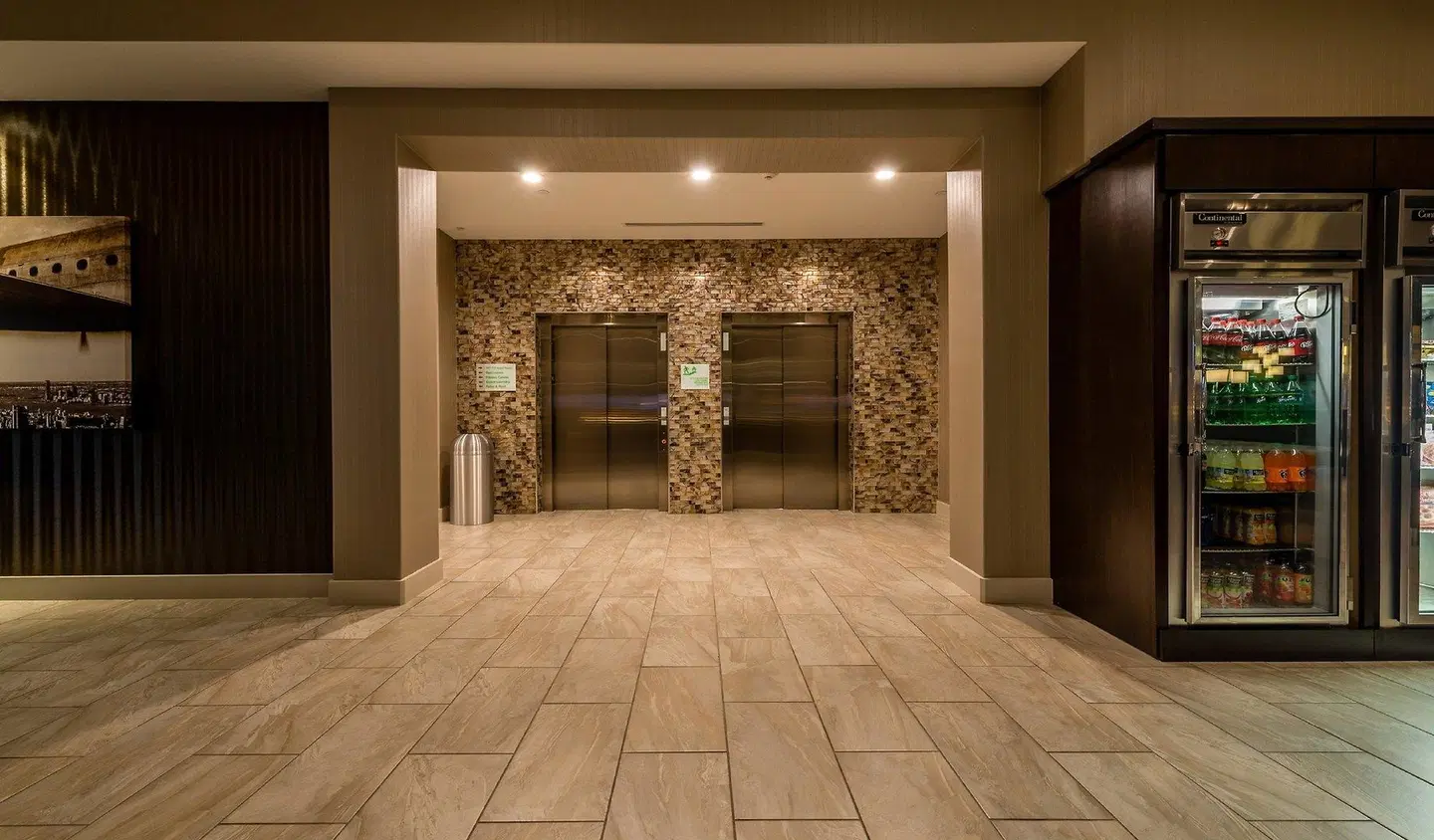 Holiday Inn Austin Airport by IHG LOUNGE_LOBBY