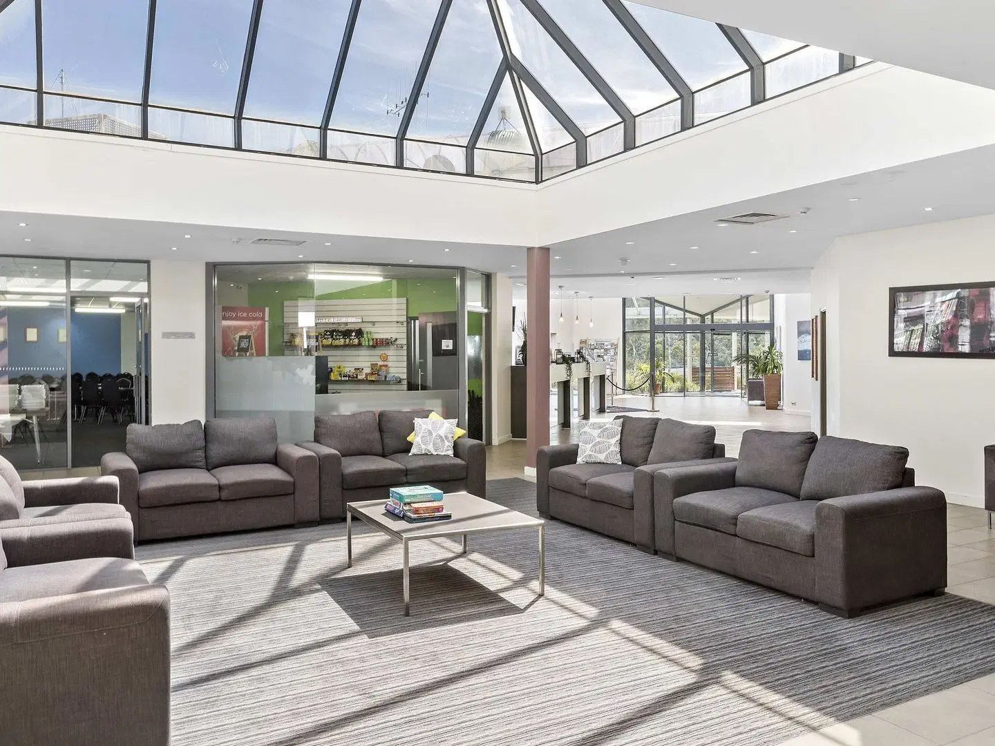 ibis Styles Canberra Eaglehawk LOUNGE_LOBBY