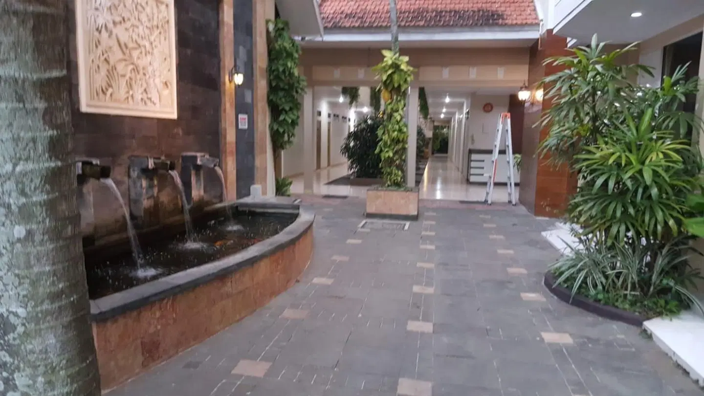 Sulawesi Hotel Jember LOUNGE_LOBBY