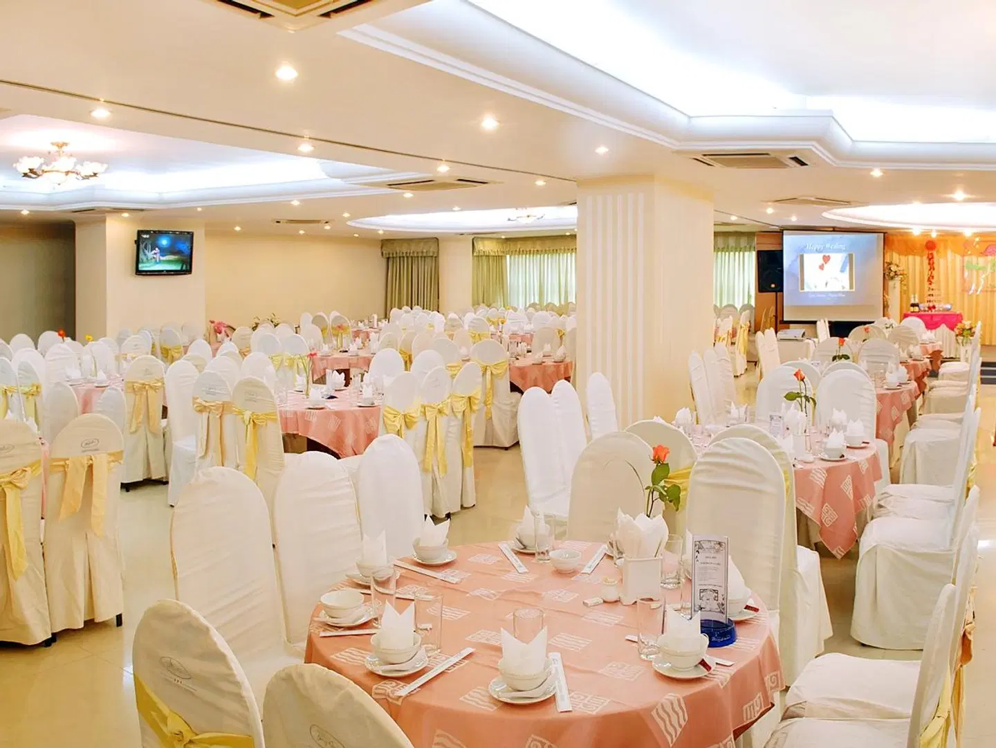 Bamboo Green Central Hotel RESTAURANT