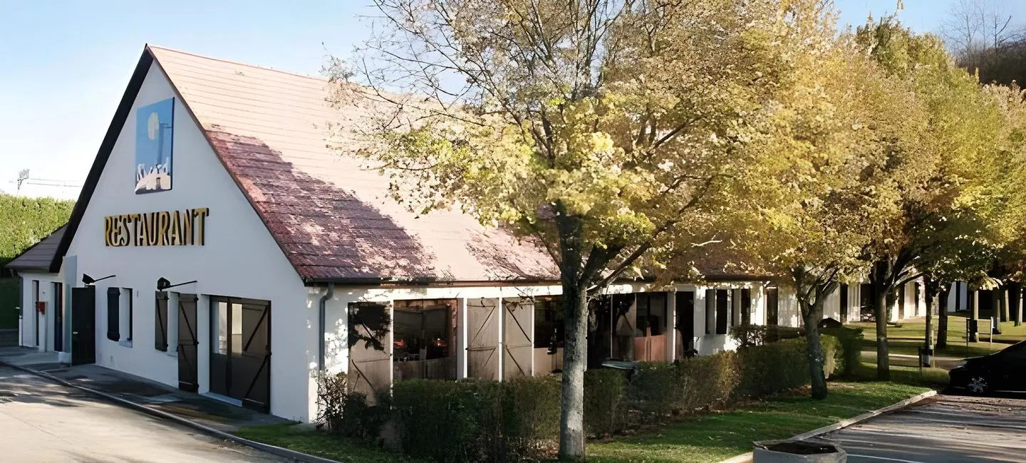 Doubs Hôtel Besançon Ecole Valentin EXTERIOR