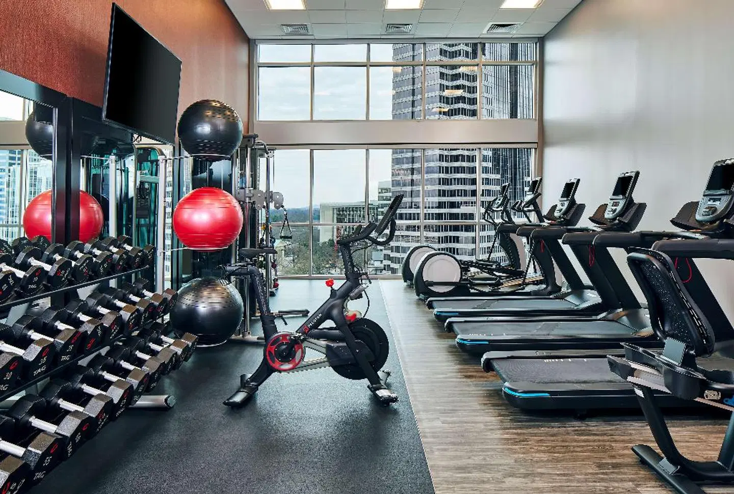 Hampton Inn & Suites Atlanta Midtown SPORTS_AND_LEISURE