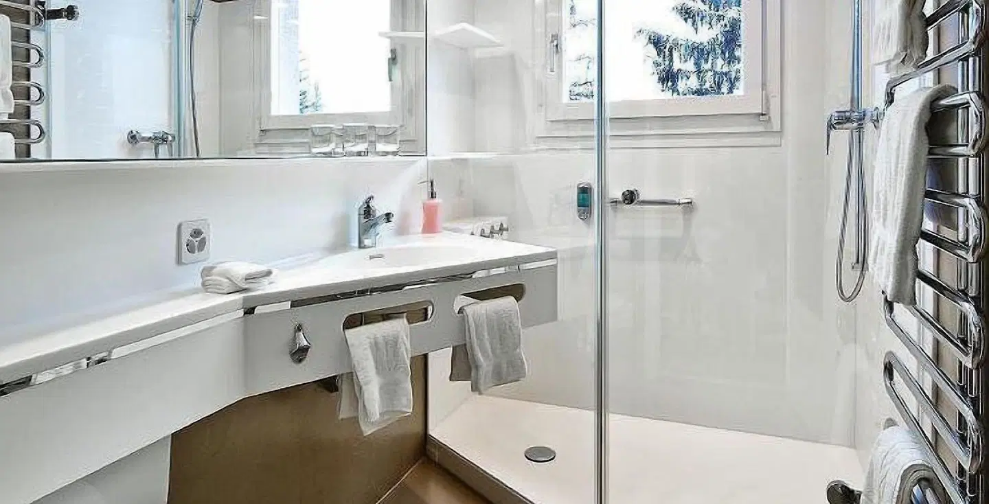Hotel Astoria BATHROOM