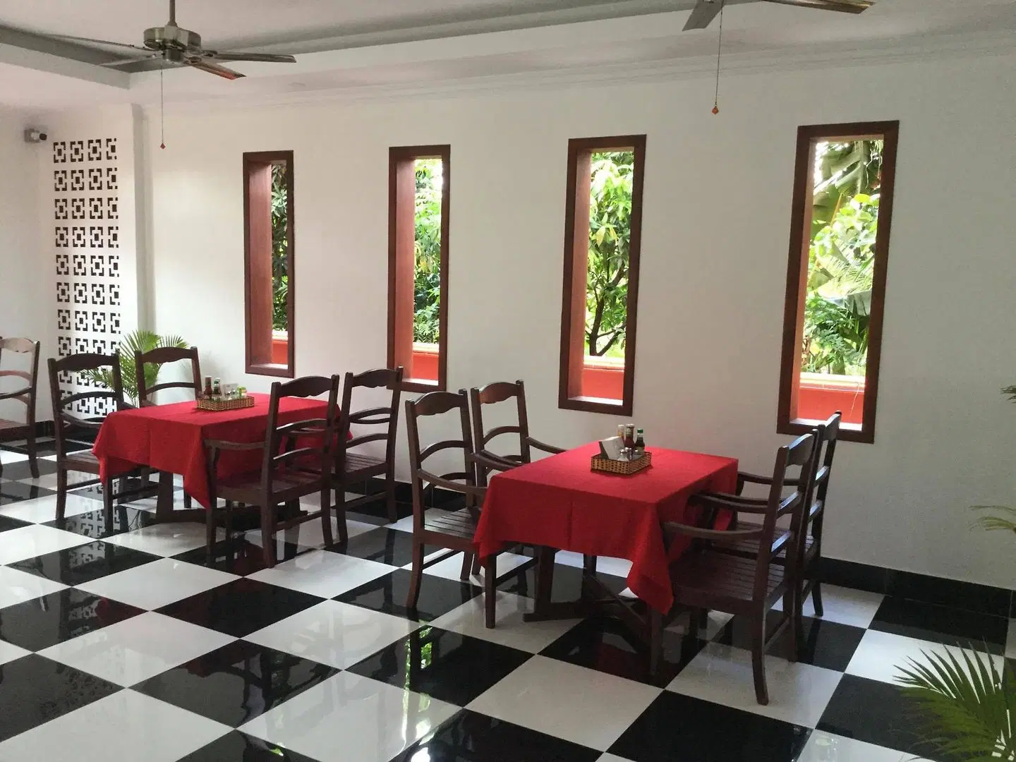 Bou Savy Villa Restaurant