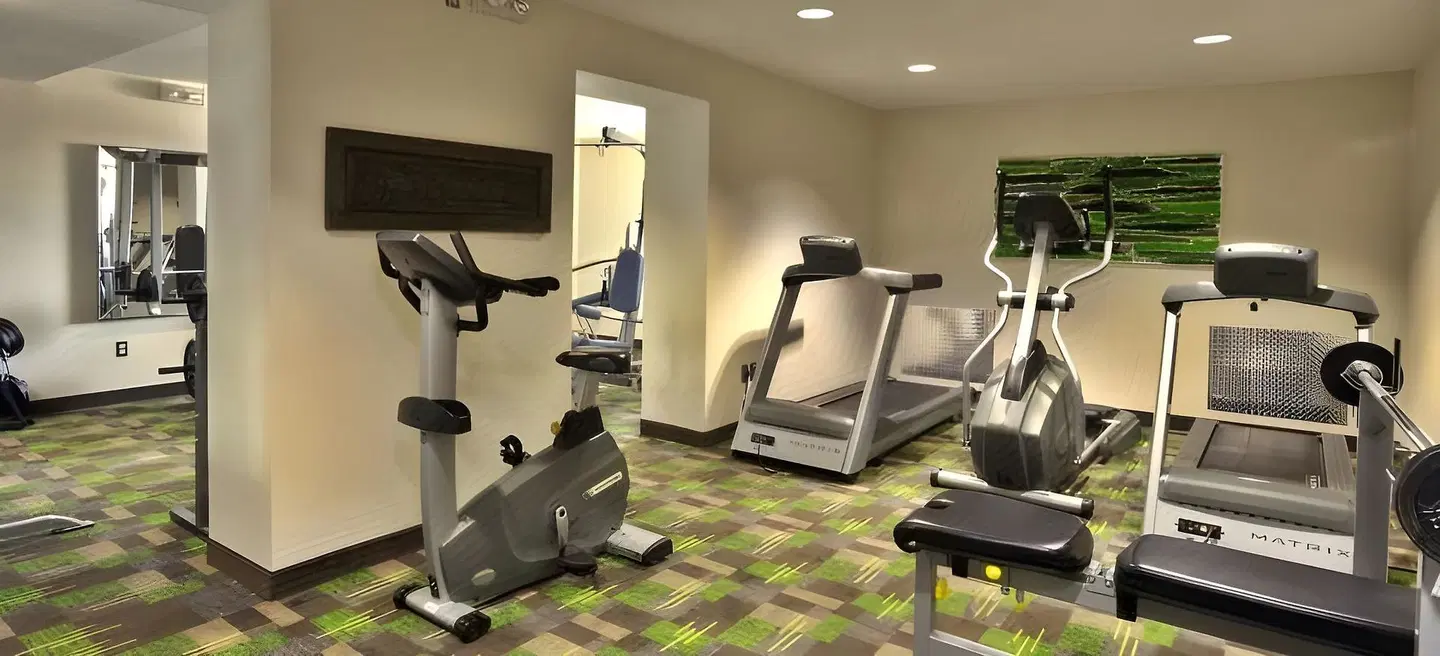 Holiday Inn Express Winnipeg Airport - Polo Park by IHG SPORTS_AND_LEISURE
