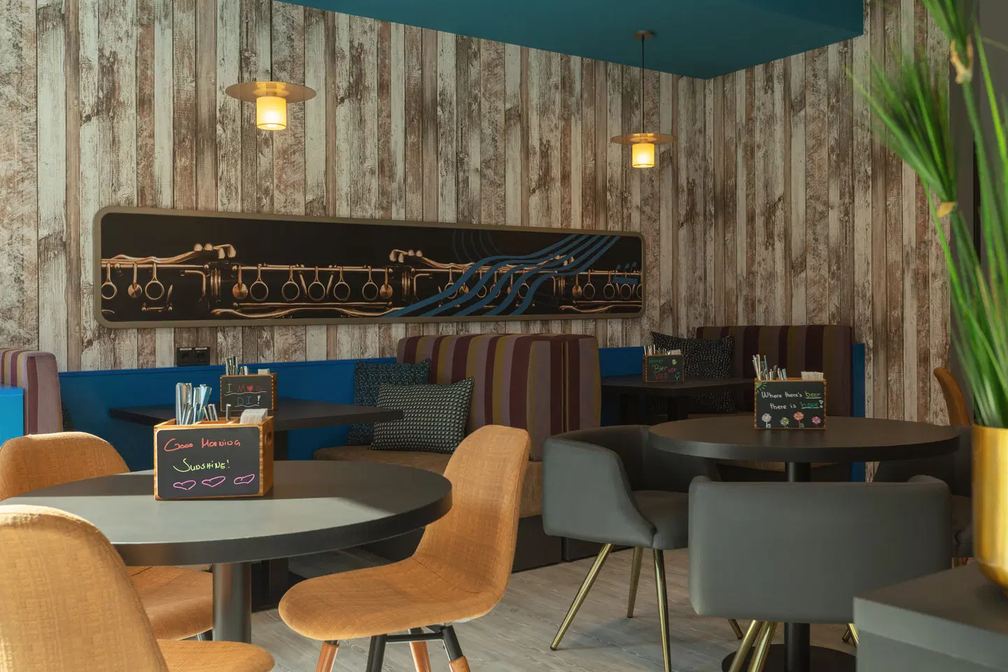 Holiday Inn - the niu, Brass Munich Olympiapark Bar