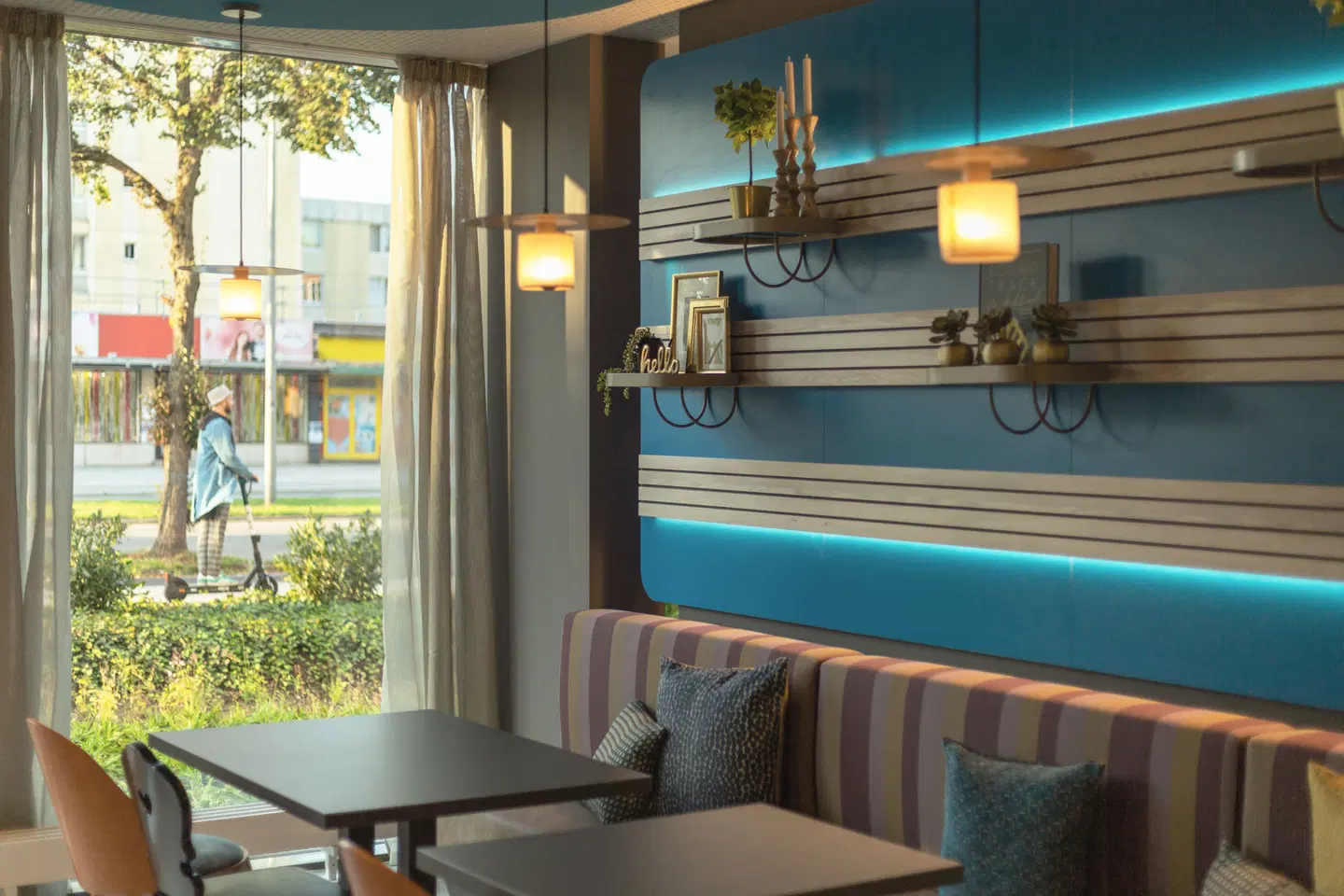 Holiday Inn - the niu, Brass Munich Olympiapark Bar
