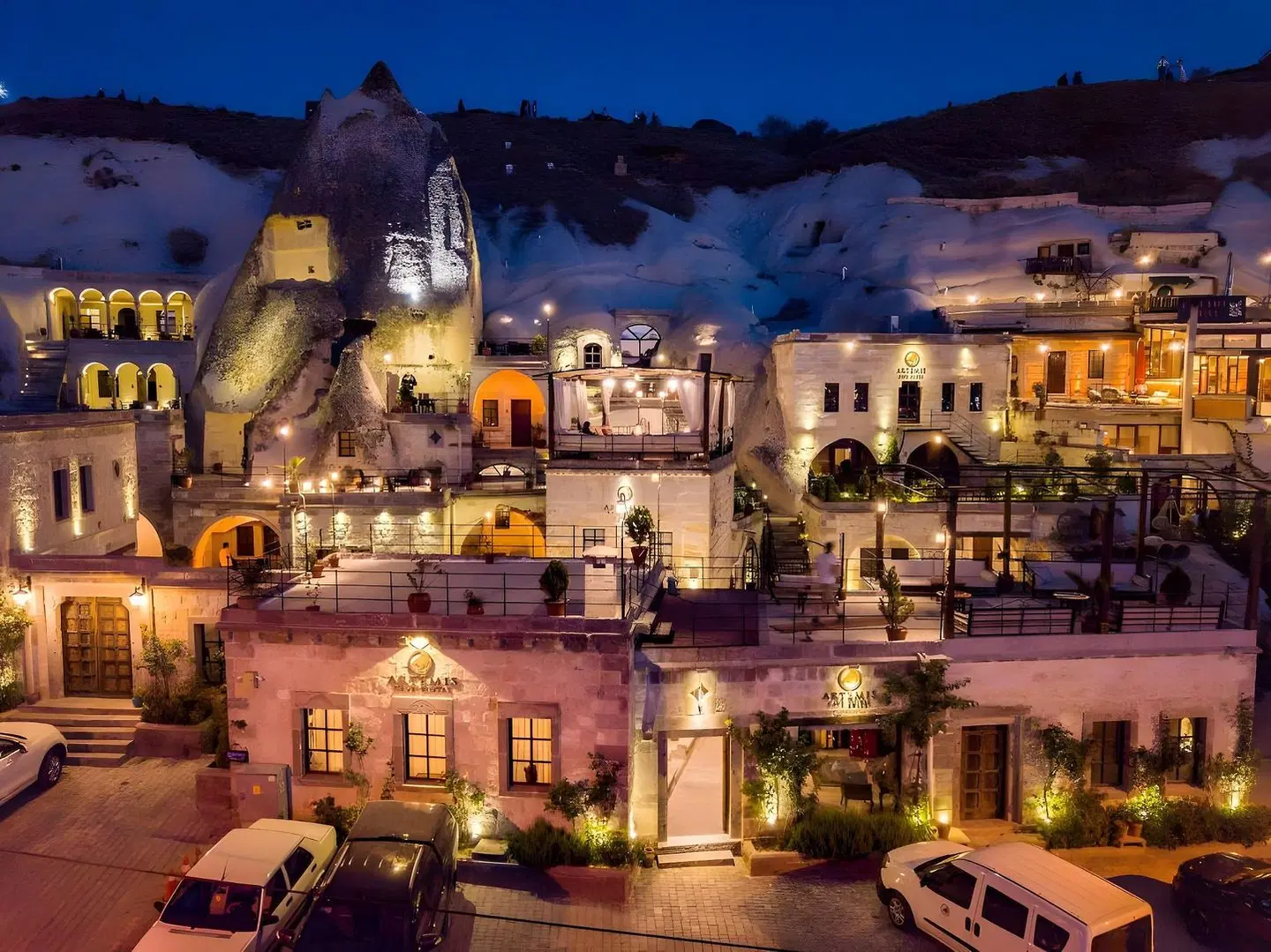 Artemis Cave Suites EXTERIOR
