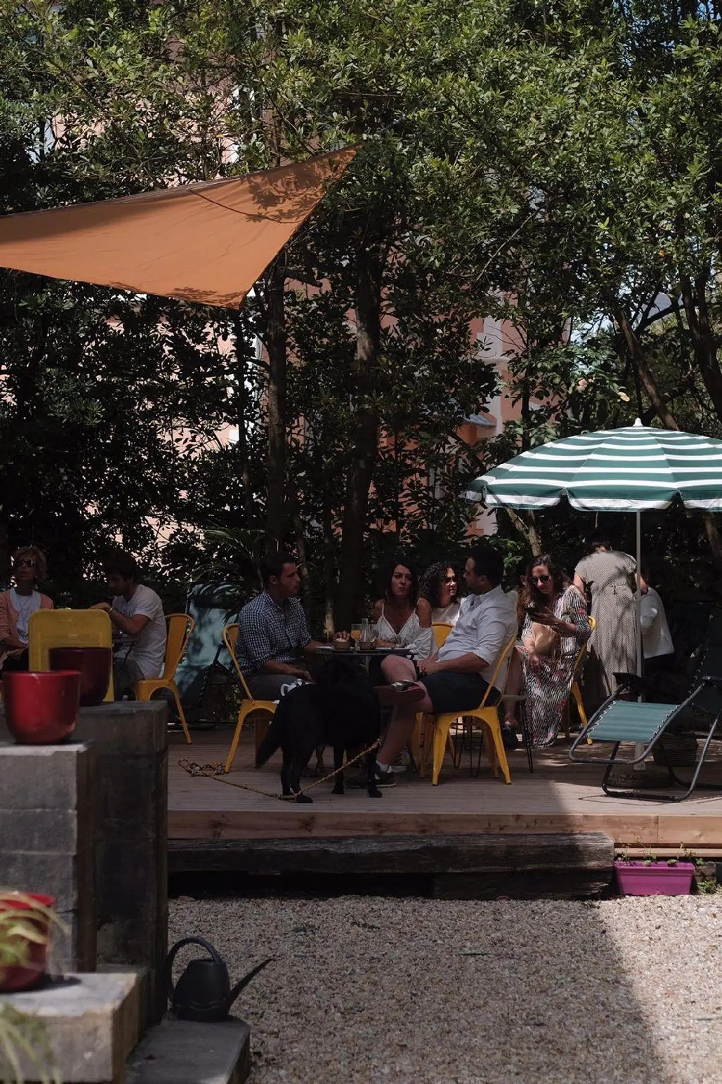 Le Saint-Charles PEOPLE