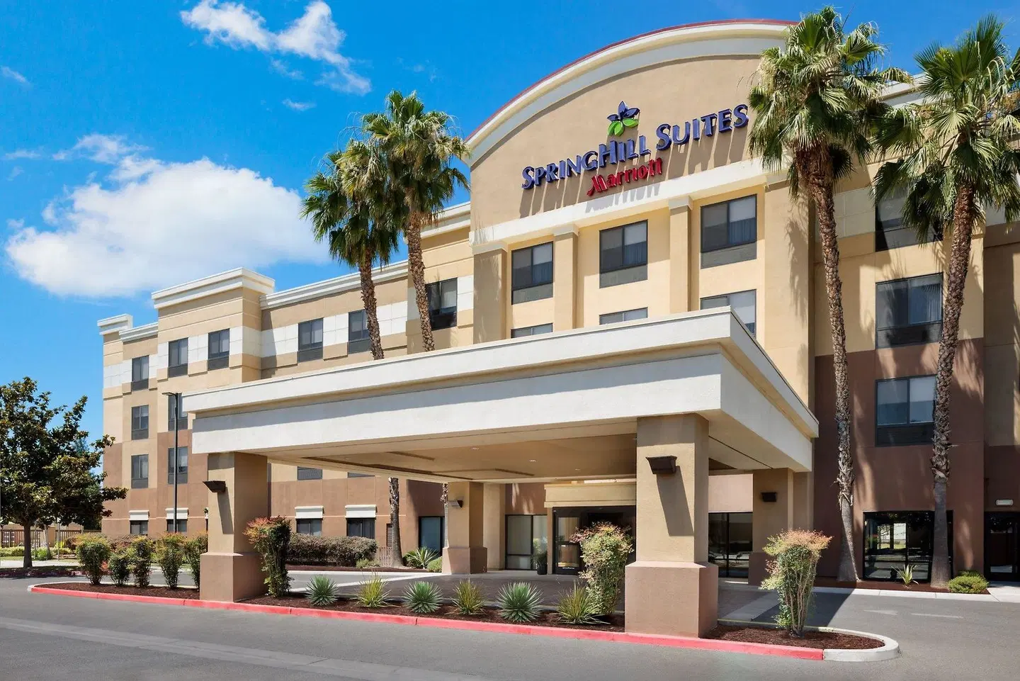 SpringHill Suites by Marriott Fresno EXTERIOR