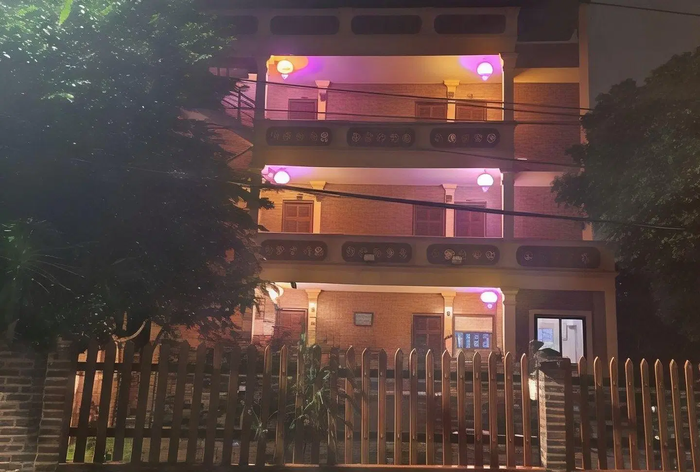 Riverside Homestay EXTERIOR