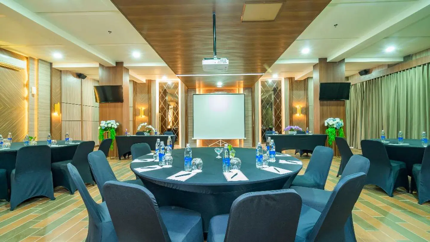 City Of Aventus Hotel Denpasar Konferenz