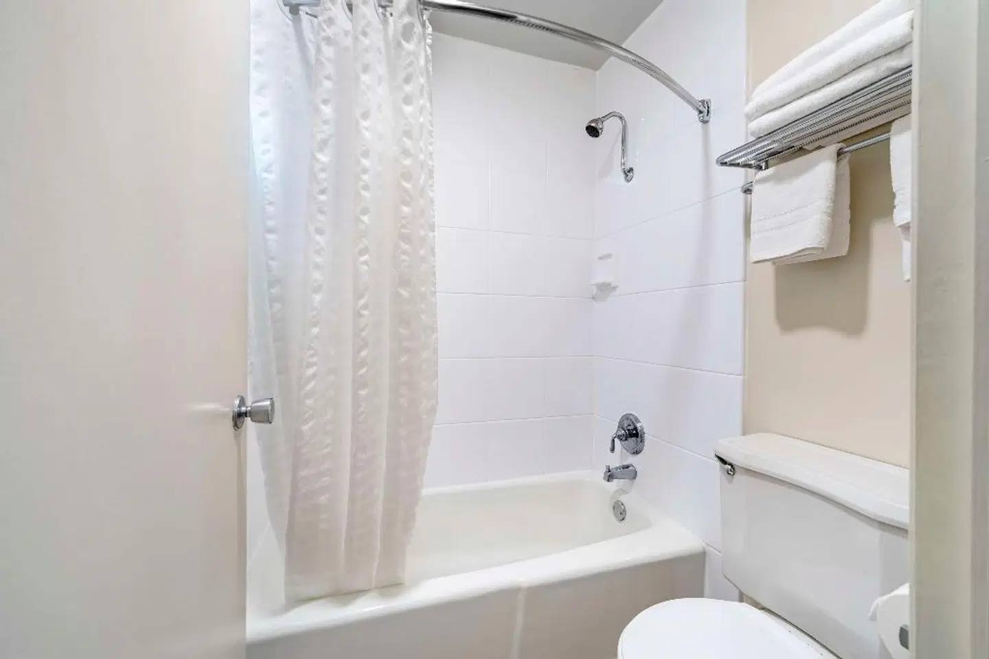 Best Western Prescottonian BATHROOM