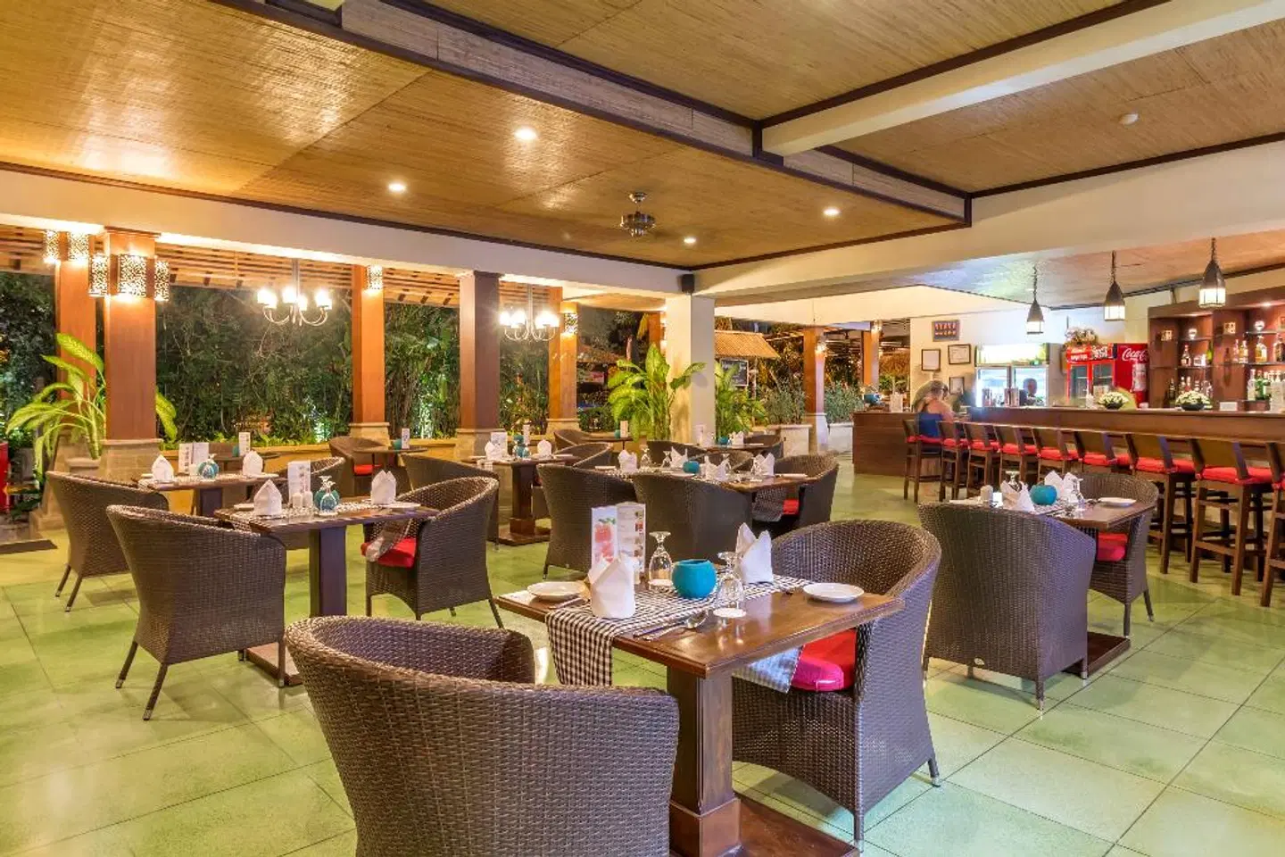 Risata Bali Resort & Spa Bar