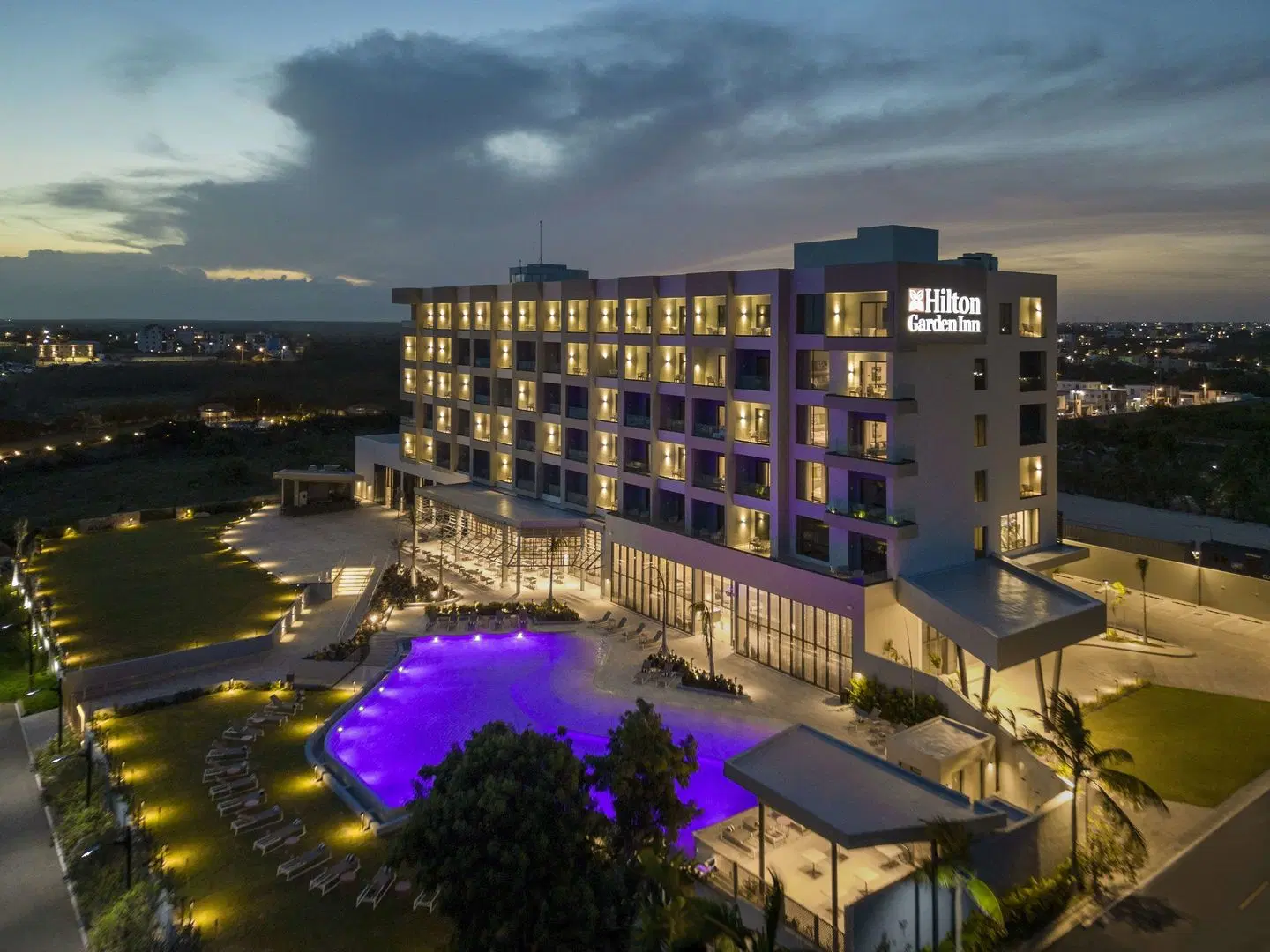 Hilton Garden Inn La Romana EXTERIOR
